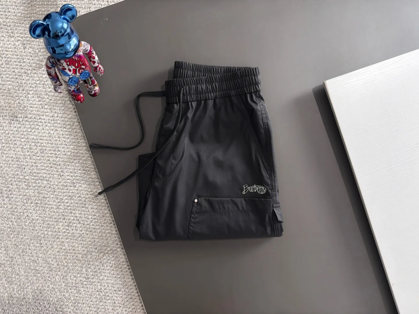 Next day shipment P160 Premium Burberry 2026 Spring/Summer New Arrival elastic band casual shorts, counter-customized fabrics Breathable, high comfort, impeccable details, brand element design concept, reflecting high quality. It feels delicate and soft! It presents a casual cut and the upper body shape is great! Sizes:S-3XL